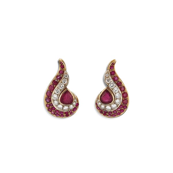 RUBY AND DIAMOND VOLUTES EARRINGS IN 18KT YELLOW GOLD