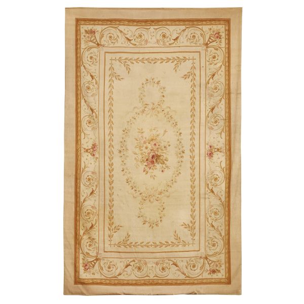 



TAPPETO AUBUSSON, FRANCIA, FINE SECOLO XIX
