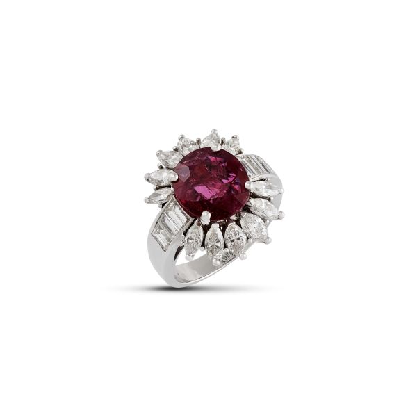 



RUBY AND DIAMOND FLORAL RING IN 18KT WHITE GOLD