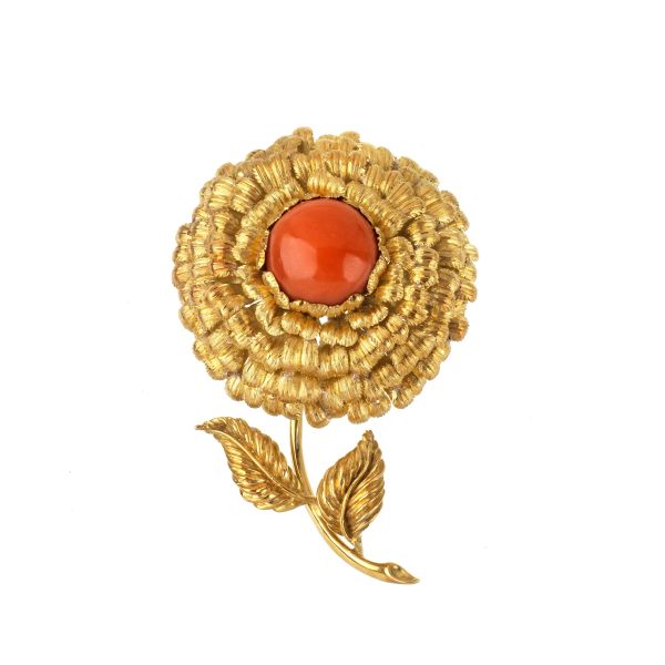 CORAL FLOWER BROOCH IN 18KT YELLOW GOLD