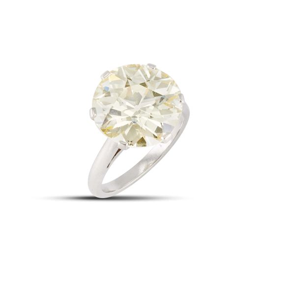 



SOLITAIRE DIAMOND RING IN 18KT WHITE GOLD 