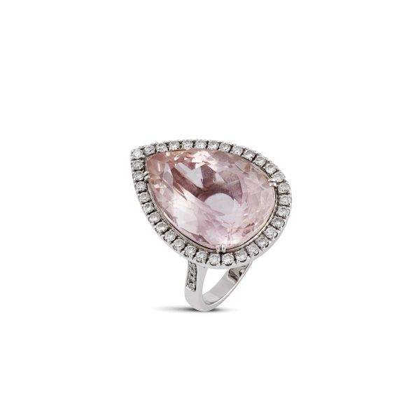 



KUNZITE AND DIAMOND RING IN 18KT WHITE GOLD