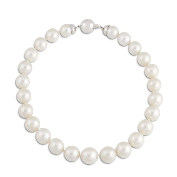SOUTH SEA PEARL NECKLACE IN 18KT WHITE GOLD