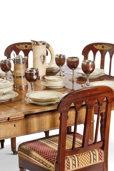 UN VERSATOIO E UN BOCCALE, INGHILTERRA, SECOLO XX