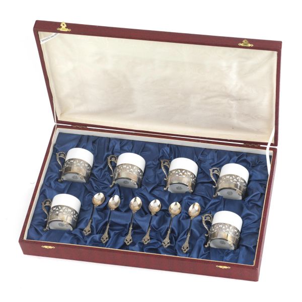 SIX COFFEE CUPS, RICHARD GINORI, SECOLO XX WITH SILVER FRAME AND SPOONS, FLORENCE, 20TH CENTURY