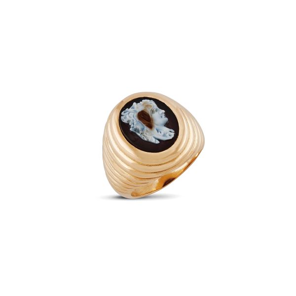 Bulgari - 



BULGARI CHEVALIER RING IN 18KT YELLOW GOLD