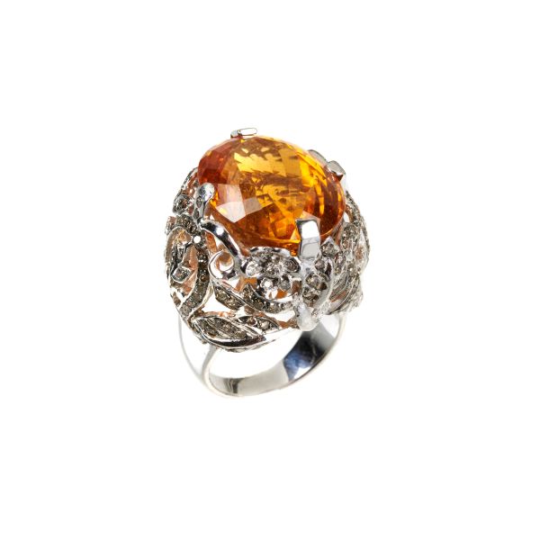 BIG CITRINE QUARTZ AND DIAMOND RING IN 18KT WHITE GOLD