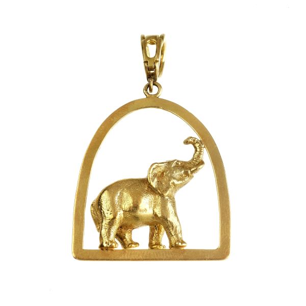 PENDANT WITH AN ELEPHANT IN 18KT YELLOW GOLD