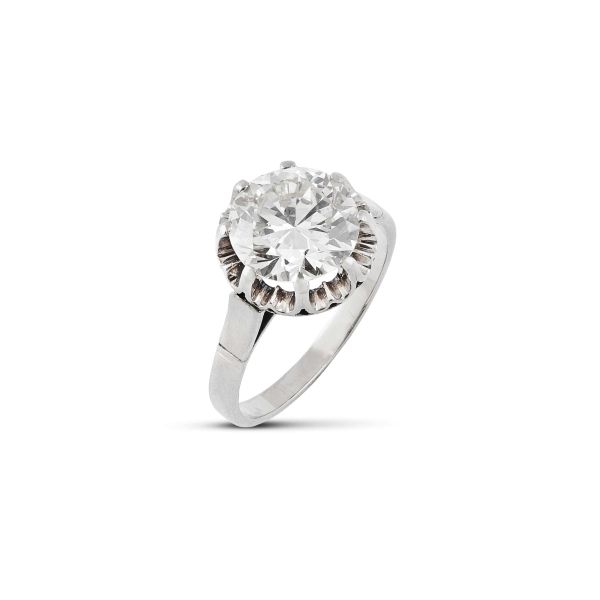 



SOLITAIRE DIAMOND RING IN 18KT WHITE GOLD