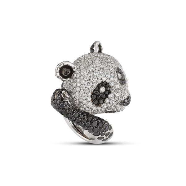 GISMONDI PANDA-SHAPED DIAMOND RING IN 18KT WHITE GOLD