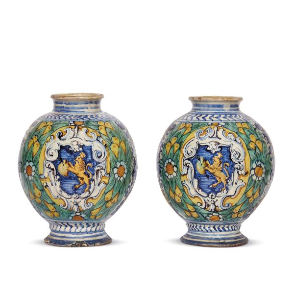 A PAIR OF TRAPANI  VASES, FIRST HALF 17TH CENTURY