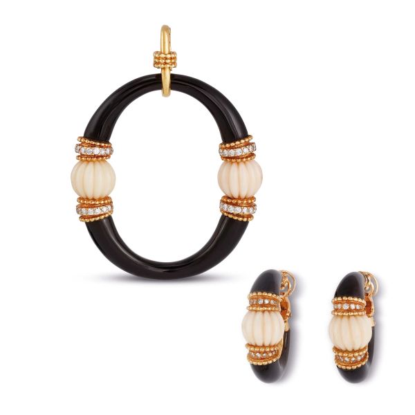 



BOUCHERON ONYX AND CORAL DEMI PARURE 