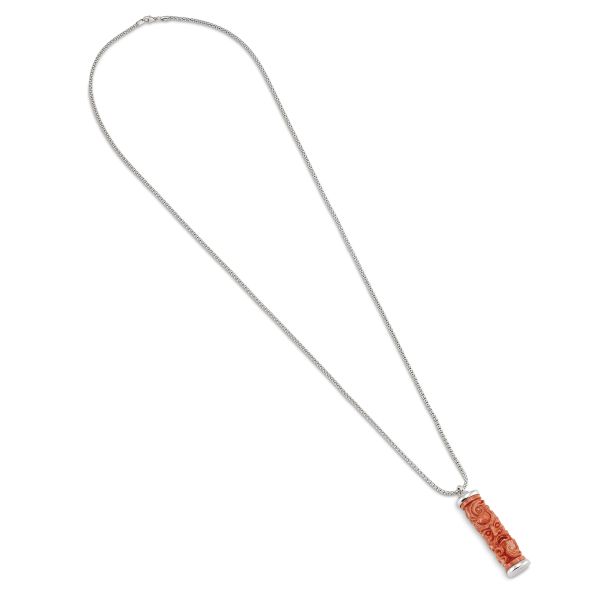 TUBOLAR NECKLACE IN 18KT WHITE GOLD WITH A CARVED CORAL