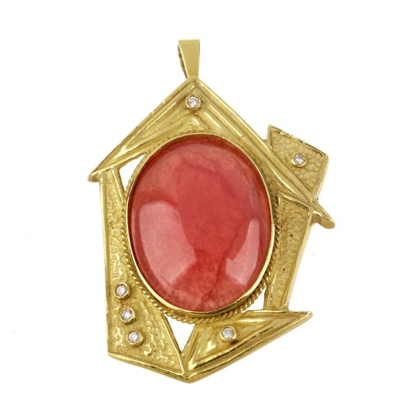 SEMIPRECIOUS STONE AND DIAMOND BROOCH IN 18KT TELLOW GOLD