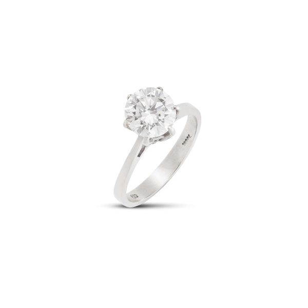 SOLITAIRE DIAMOND RING IN 18KT WHITE GOLD