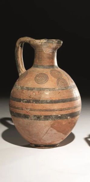 Brocca cipriota in ceramica bicroma