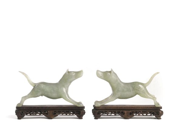 A PAIR OF DOGS, CHINA, 20TH CENTURY