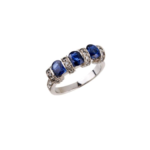 



SAPPHIRE AND DIAMOND RING IN 18KT WHITE GOLD