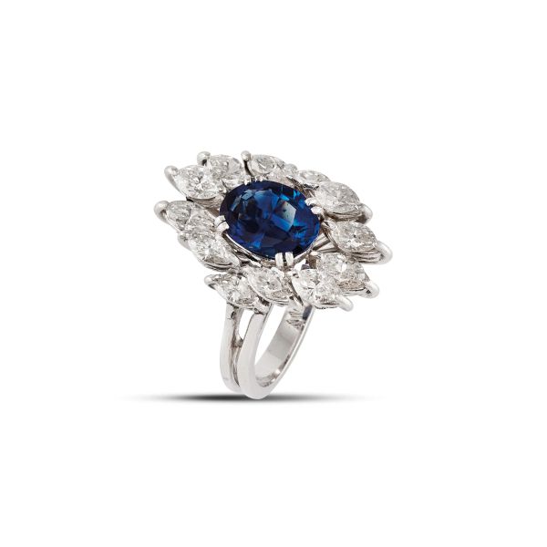 



SAPPHIRE AND DIAMOND RING IN 18KT WHITE GOLD