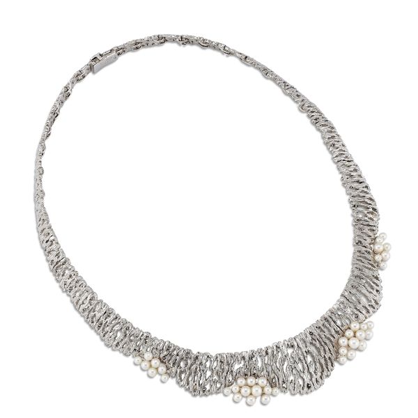 



OMEGA PEARL CHOKER NECKLACE IN 18KT WHITE GOLD