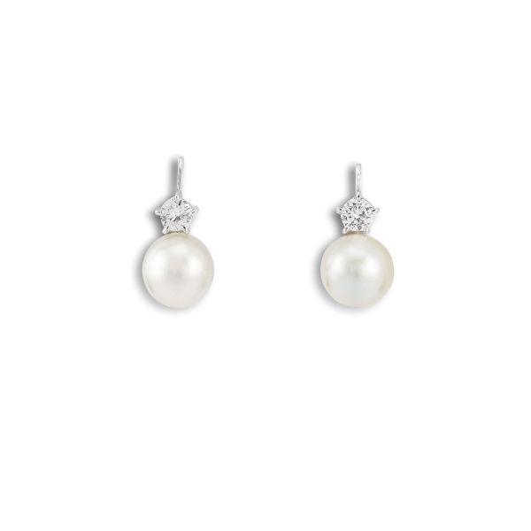 PEARL AND DIAMOND LEVERBACK EARRINGS IN 18KT WHITE GOLD
