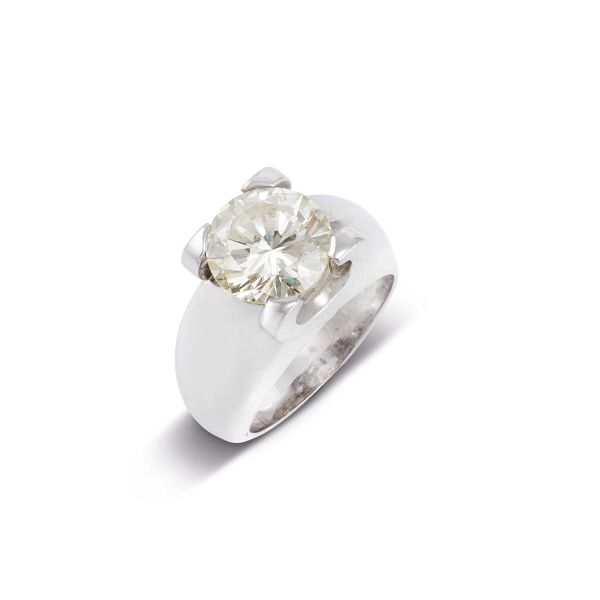 



ANELLO A FASCIA CON DIAMANTE