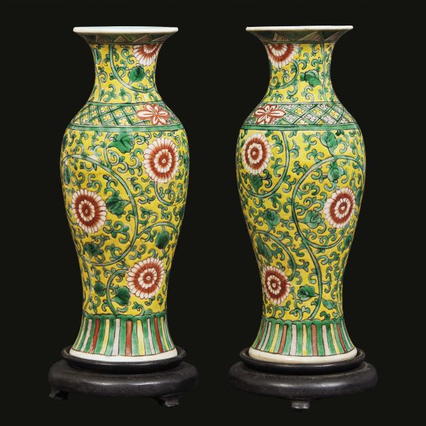 A PAIR OF VASES, CHINA, QING DYNASTY, 19-20TH CENTURIES