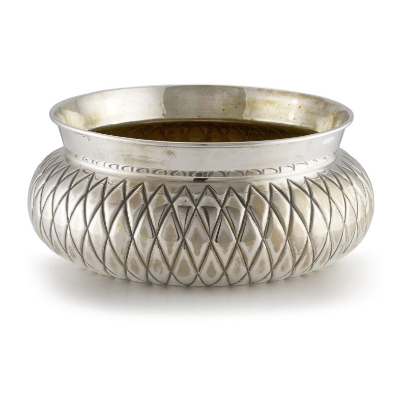 



VASCA CENTROTAVOLA, MILANO, SECOLO XX  - Auction Italian and european silvers - Pandolfini Casa d'Aste