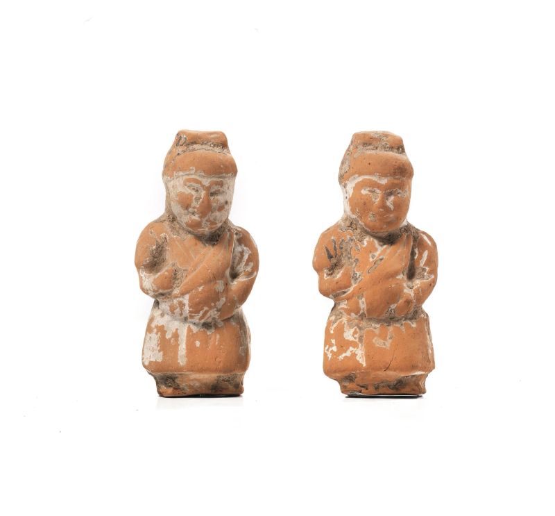 COPPIA DI FIGURE IN TERRACOTTA, CINA, DINASTIA TANG  - Asta ASTA A TEMPO | DIPINTI, MOBILI E OGGETTI D'ARTE - Pandolfini Casa d'Aste