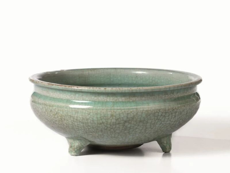 Incensiere tripode Cina sec. XVIII, in ceramica longquan celadon, diam cm 25  - Auction Asian Art - Pandolfini Casa d'Aste