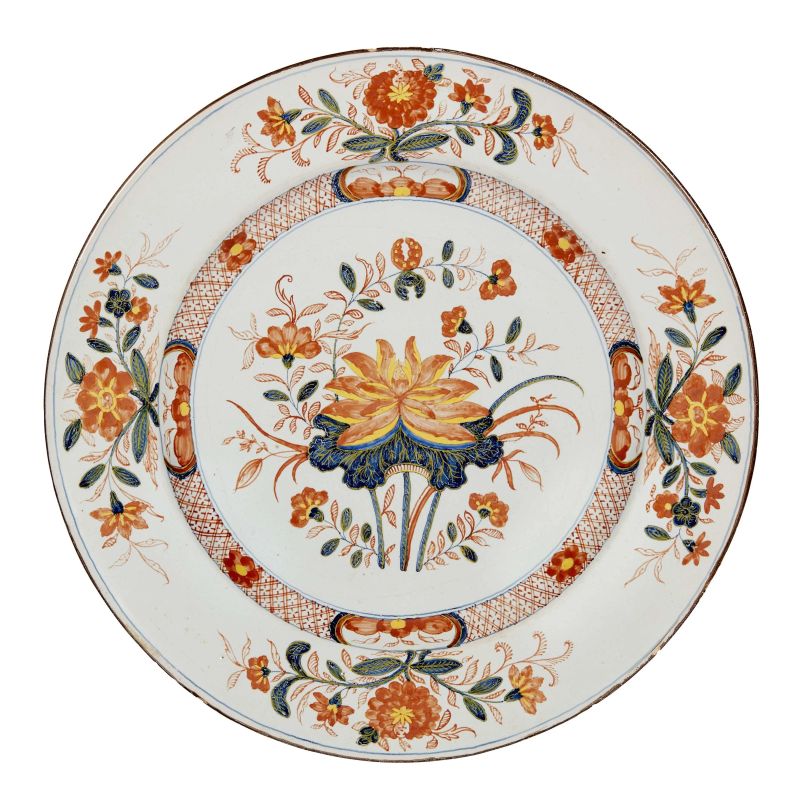 A LARGE PLATE, FAENZA, FERNIANI MANUFACTORY, SECOND HALF 18TH CENTURY  - Auction CERAMICA. MAIOLICHE E PORCELLANE DAL XVI AL XIX SECOLO - Pandolfini Casa d'Aste