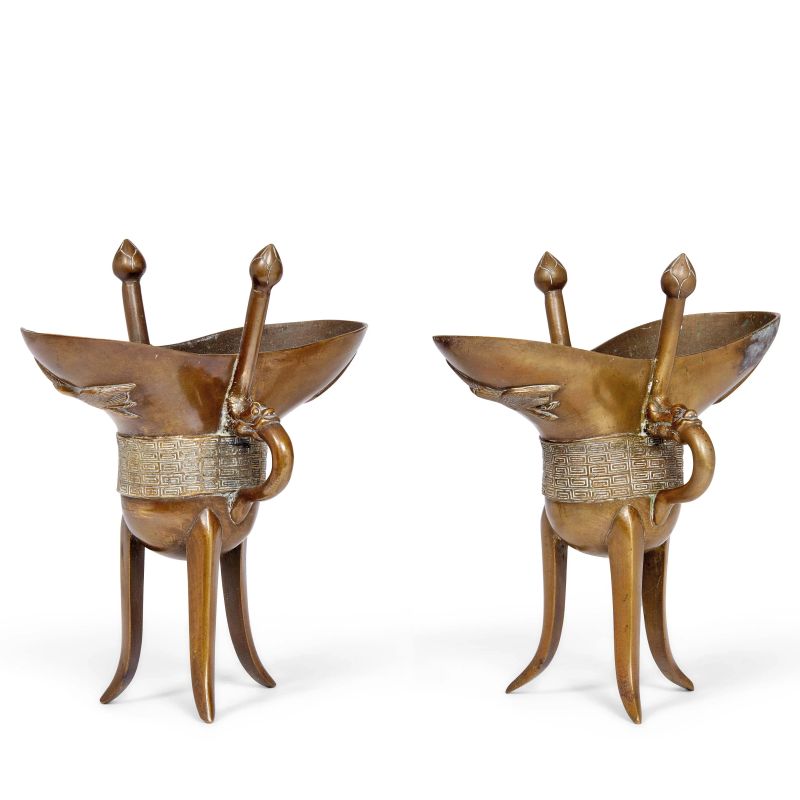 



A PAIR OF BRONZE TRIPOD CUPS, CHINA, QING DYNASTY, 19TH CENTURY  - Auction Asian Art | 东方艺术 - Pandolfini Casa d'Aste