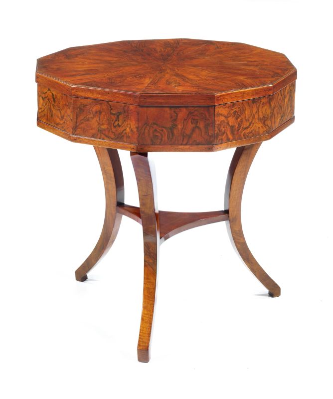      TAVOLINO DA CENTRO, VENETO, INIZI SECOLO XIX   - Auction Online Auction | Furniture, Works of Art and Paintings from Veneta propriety - Pandolfini Casa d'Aste