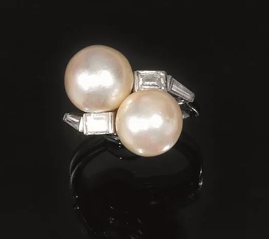 Anello in oro bianco, diamanti e perle  - Auction Important Jewels and Watches - I - Pandolfini Casa d'Aste