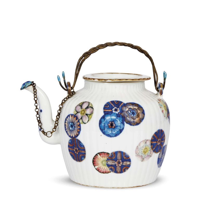 



A TEAPOT, CHINA, QING DYNASTY, 19TH CENTURY  - Auction Asian Art  东方艺术 - Pandolfini Casa d'Aste