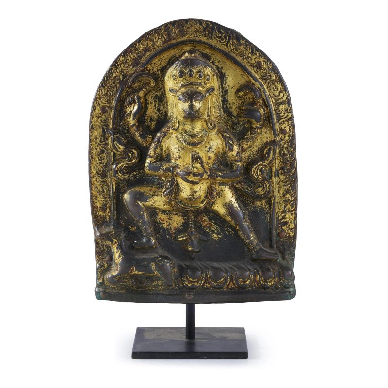 



A GILT BRONZE PLAQUE OF A TIBETAN DEITY, TIBET, 18TH CENTURY  - Auction Asian Art | 东方艺术 - Pandolfini Casa d'Aste