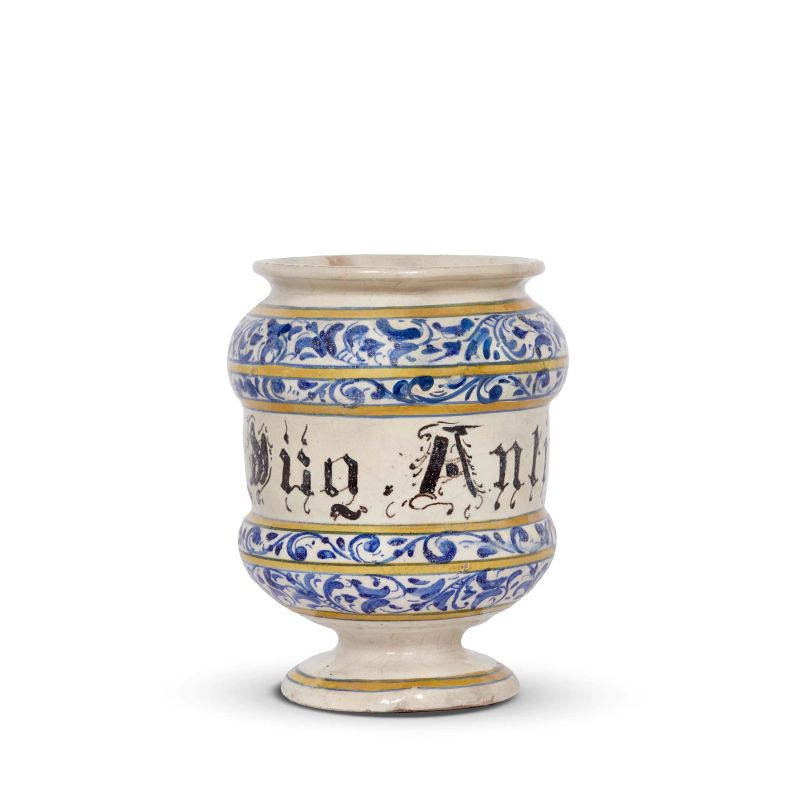 AN ANTONIBON PHARMACY JAR (ALBARELLO), NOVE DI BASSANO, 18TH CENTURY  - Auction A COLLECTION OF MAJOLICA APOTHECARY VASES - Pandolfini Casa d'Aste