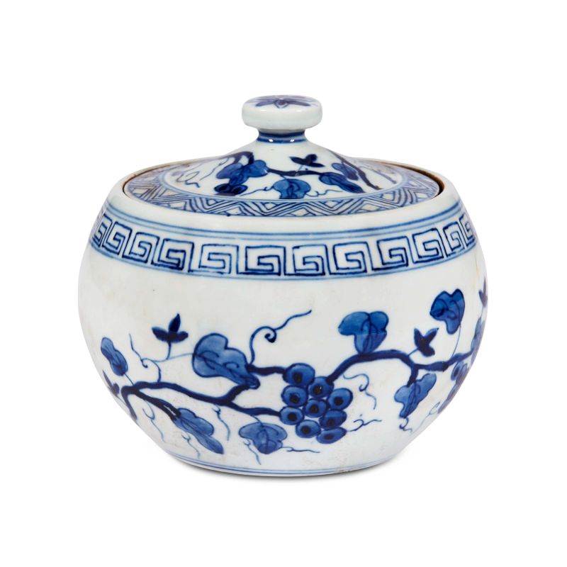 



VASO CON COPERCHIO, CINA, DINASTIA QING, SEC. XX  - Asta  Arte Orientale | 东方艺术 - Pandolfini Casa d'Aste