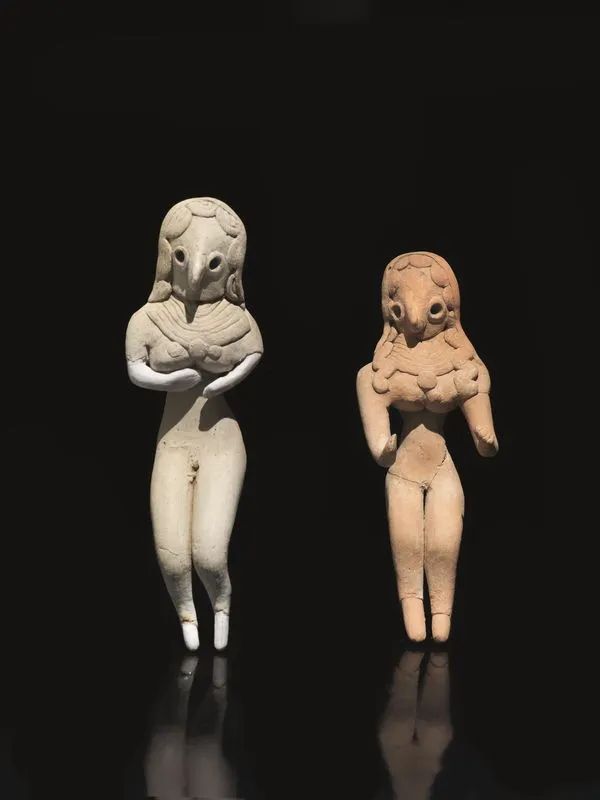 Due statuette femminili  - Asta Reperti Archeologici - Pandolfini Casa d'Aste