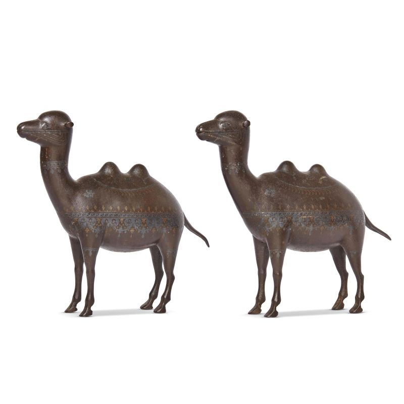 A PAIR OF CAMELS, CHINA, QING DYNASTY, 18TH CENTURY  - Auction Asian Art - Pandolfini Casa d'Aste
