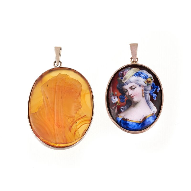 



TWO PENDANTS IN 9KT GOLD  - Auction JEWELS - Pandolfini Casa d'Aste