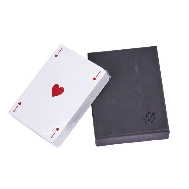 



LOUIS VUITTON CARTE DA GIOCO  - Auction VINTAGE: BORSE E ACCESSORI DI HERMES, LOUIS VUITTON E ALTRE GRANDI MAISON - Pandolfini Casa d'Aste