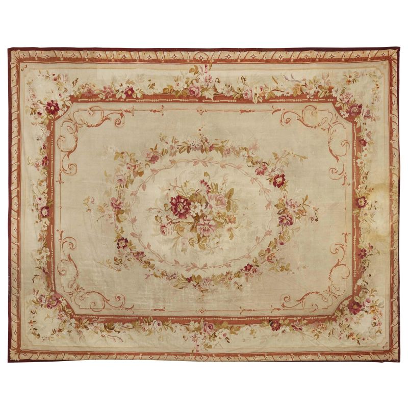 TAPPETO AUBUSSON, FRANCIA, SECOLO XX  - Asta INTERNATIONAL FINE ART E UNA IMPORTANTE COLLEZIONE DI PENDOLE “AU BON SAUVAGE” - Pandolfini Casa d'Aste