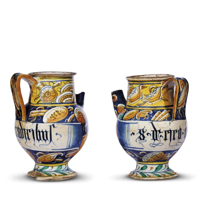 A PAIR OF SPOUTED PHARMACY JARS, PESARO, CIRCA 1580  - Auction A COLLECTION OF MAJOLICA APOTHECARY VASES - Pandolfini Casa d'Aste