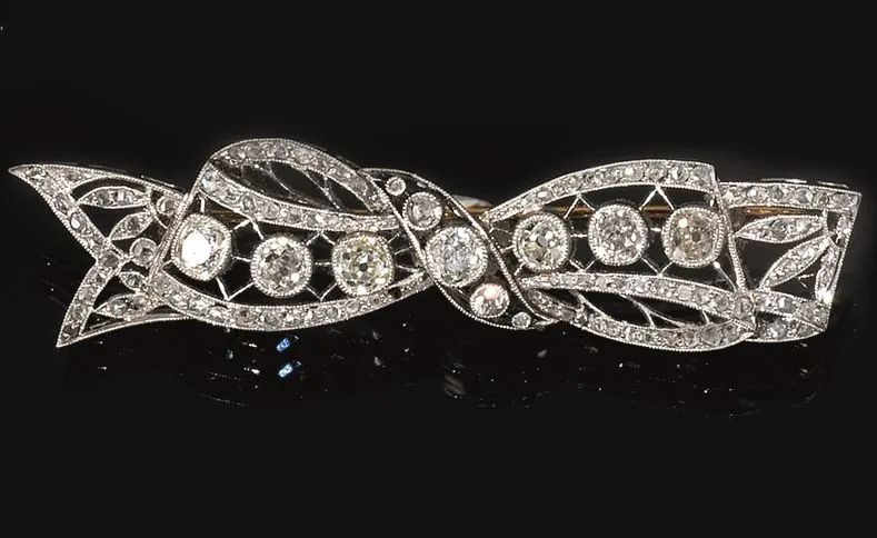 Spilla, inizi sec. XX, in oro bianco e diamanti  - Auction Important Jewels and Watches - I - Pandolfini Casa d'Aste