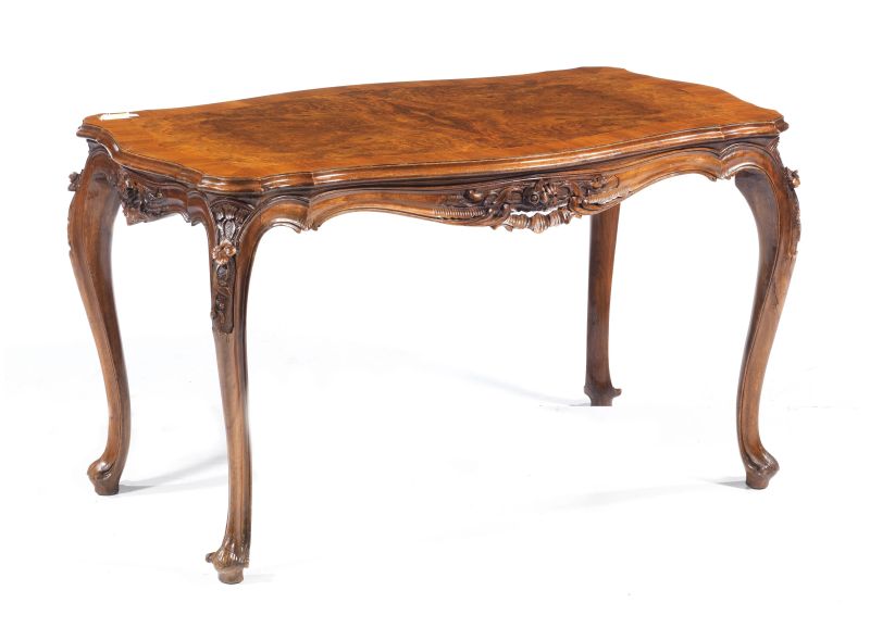      TAVOLINO DA SALOTTO IN STILE VENETO DEL SETTECENTO   - Auction Online Auction | Furniture, Works of Art and Paintings from Veneta propriety - Pandolfini Casa d'Aste