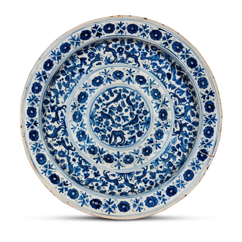 



PIATTO DA PARATA, PAVIA, INIZIO SECOLO XVIII  - Asta CERAMICA. MAIOLICHE E PORCELLANE DAL RINASCIMENTO AL SETTECENTO - Pandolfini Casa d'Aste