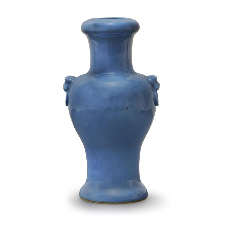 



A CLAIR-DE-LUNE-GLAZED PORCELAIN VASE, CHINA, QING DYNASTY, 19TH CENTURY  - Auction Asian Art | 东方艺术 - Pandolfini Casa d'Aste