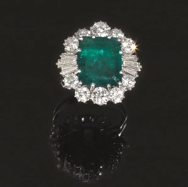 Anello in oro bianco, smeraldo e diamanti  - Auction Important Jewels and Watches - I - Pandolfini Casa d'Aste