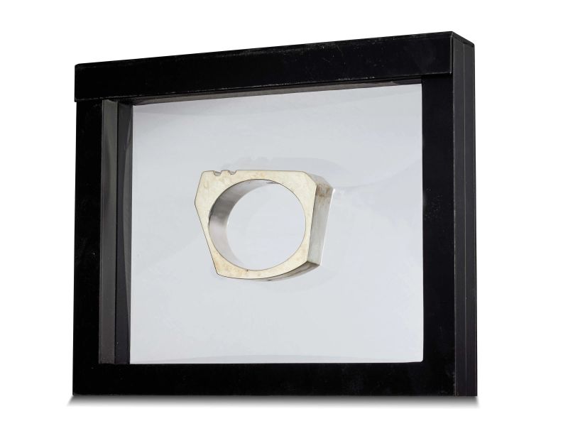 JAMES RIVIERE BRACCIALE &ldquo;MONOLITE&rdquo; IN ARGENTO ENTRO TECA  - Auction FINE JEWELS - Pandolfini Casa d'Aste